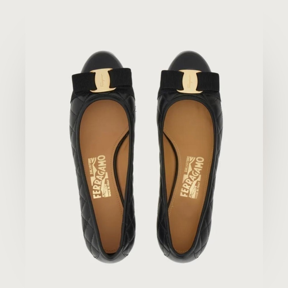 NIB Salvatore Ferragamo Vara Quilted Bow Leather Flat Pump